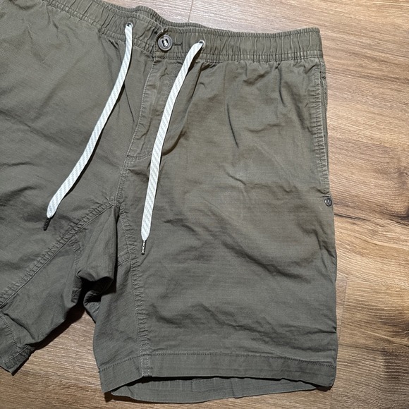 Vuori Shorts Mens XL  7" Green Dark Oregano Ripstop Hiking Outdoors Trail V370 - Picture 3 of 10